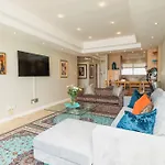 Beachfront Apartment With Stunning Ocean Views
