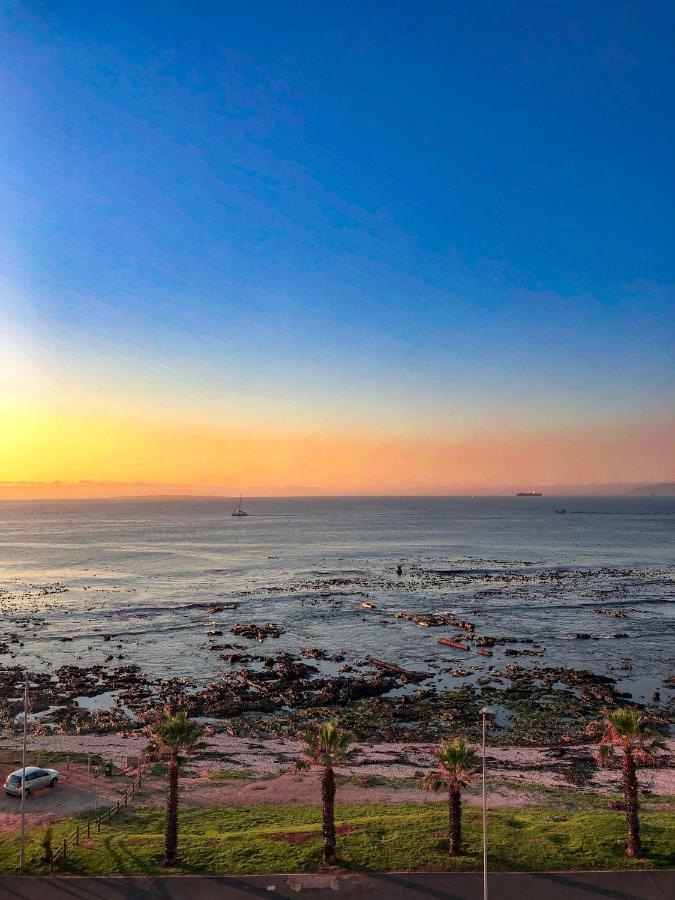 Beachfront With Stunning Ocean Views *