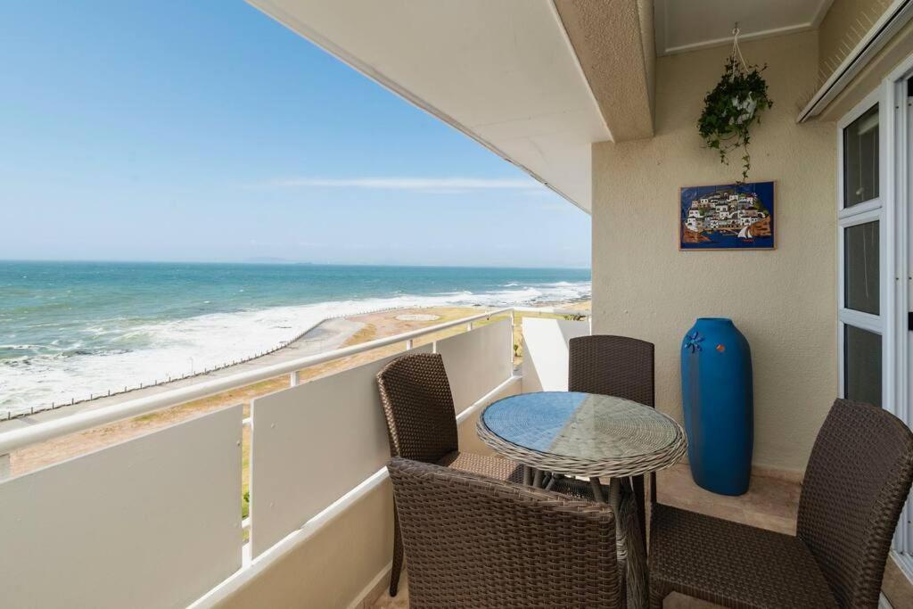 Beachfront With Stunning Ocean Views Apartment Cape Town