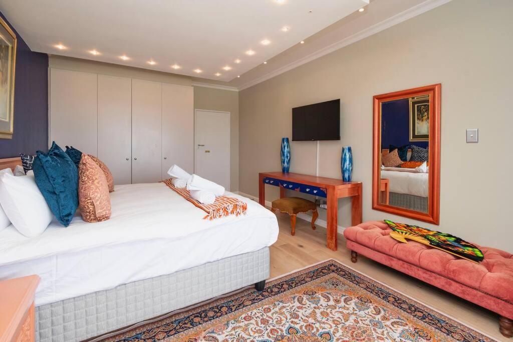 Beachfront With Stunning Ocean Views Apartment *