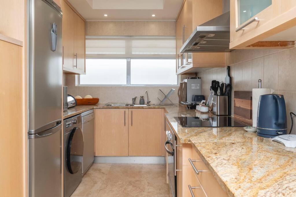 Beachfront With Stunning Ocean Views Apartment *