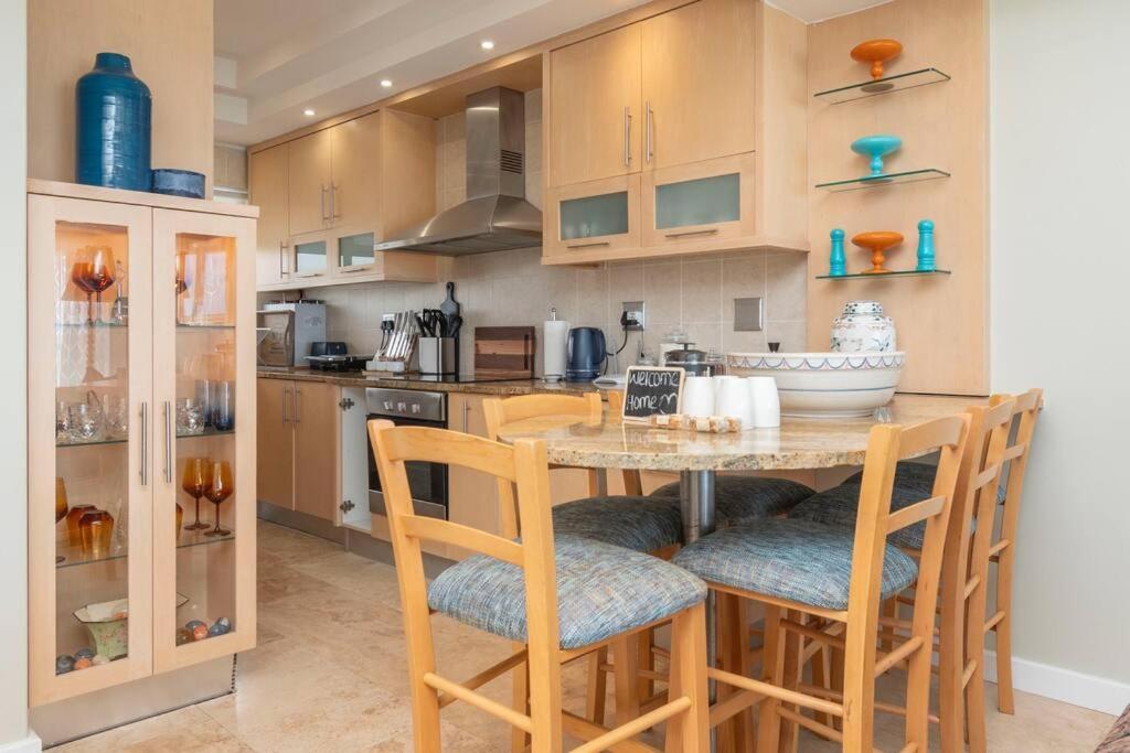 Apartment Beachfront With Stunning Ocean Views Cape Town