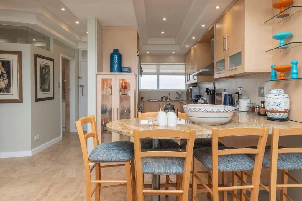 Apartment Beachfront With Stunning Ocean Views Cape Town