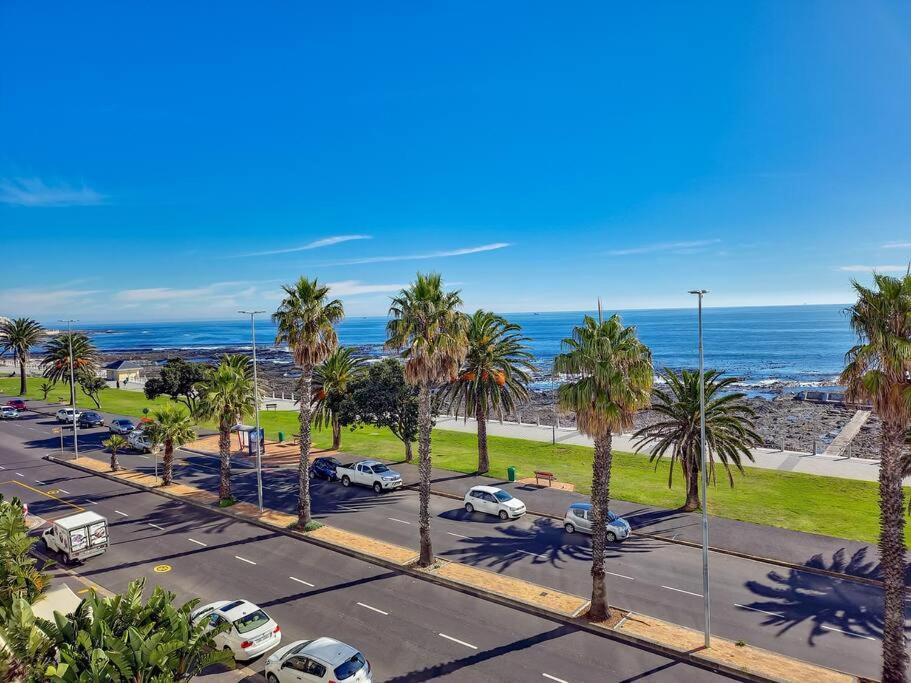 Apartment Beachfront With Stunning Ocean Views
