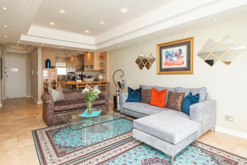 Beachfront With Stunning Ocean Views Apartment *