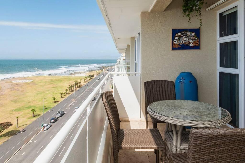 Beachfront With Stunning Ocean Views Cidade Do Cabo